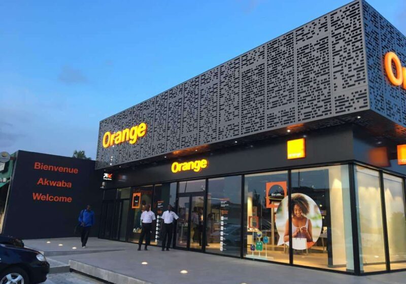 RightCom déploie le premier Smartstore Orange à Abidjan